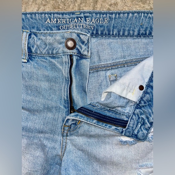 3/$25 LIKE NEW 𝑨𝒎𝒆𝒓𝒊𝒄𝒂𝒏 𝑬𝒂𝒈𝒍𝒆 Jean Shorts - Picture 4 of 15